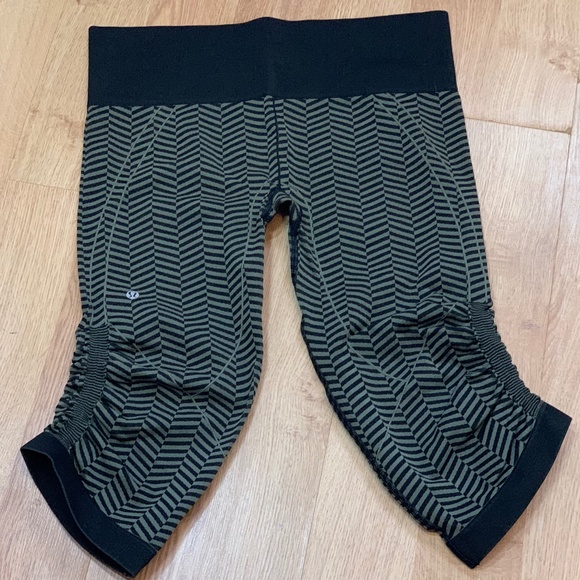 Lululmeon crop leggings - Picture 1 of 4